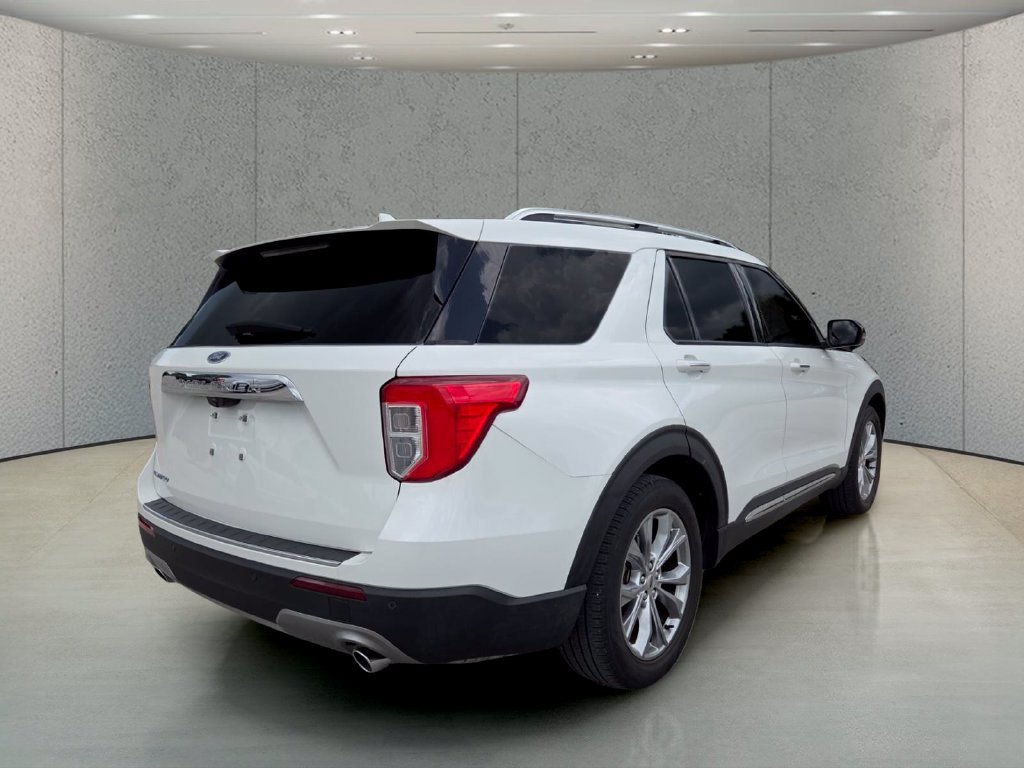 Used 2021 White Metallic Ford Limited image 5