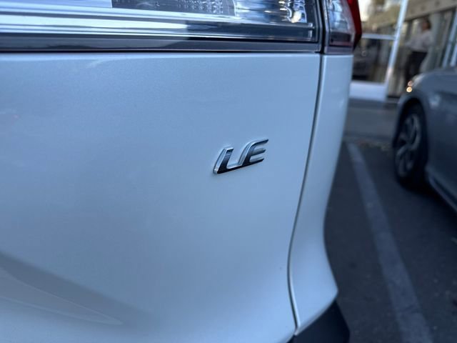 2024 Toyota Corolla Cross LE - Photo 32