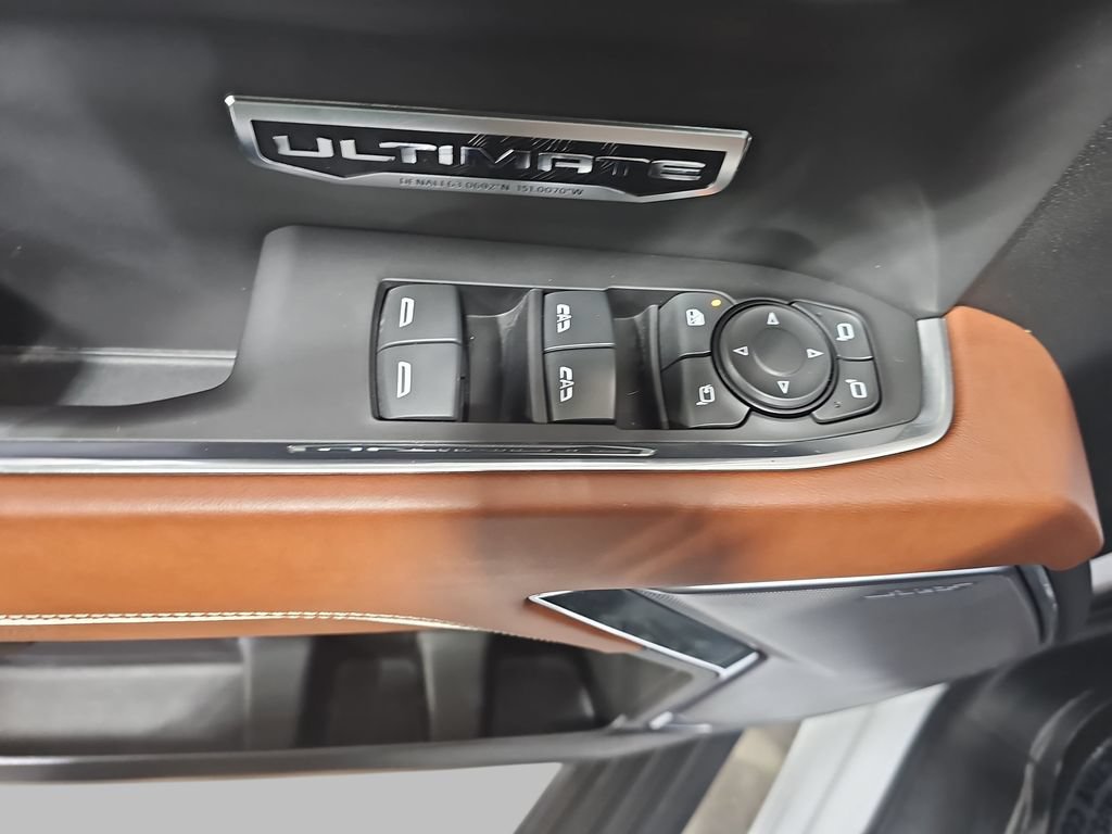 Used 2023 White Frost Tricoat GMC Denali Ultimate image 33