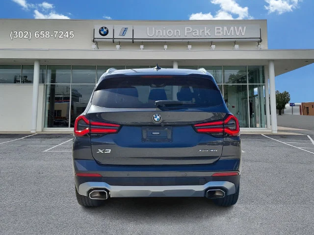 Used 2022 Dark Graphite Metallic BMW xDrive30i image 5