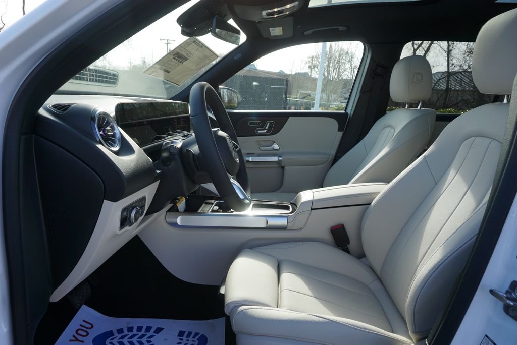 Used 2026 Polar White Mercedes-Benz GLB 250 image 9