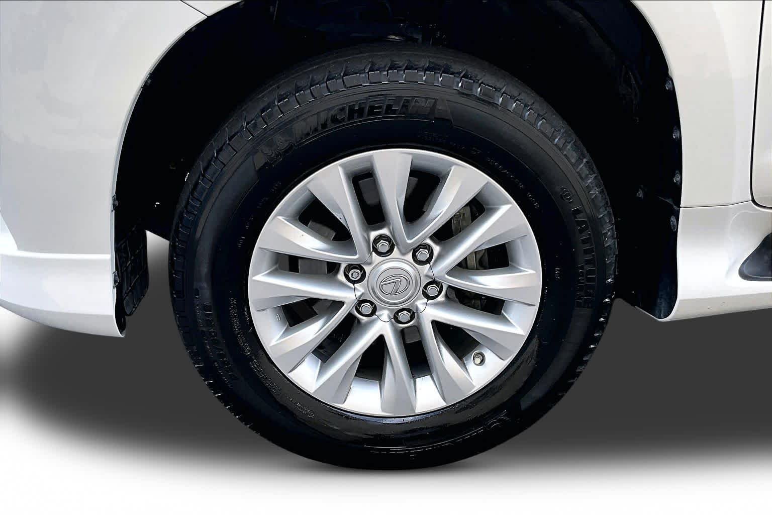Used 2023 Eminent White Pearl Lexus Premium image 11