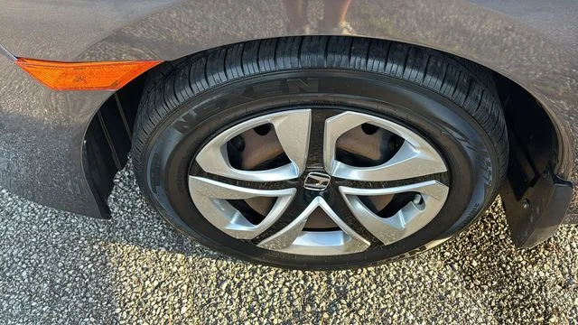Used 2016 Gray Honda LX image 30