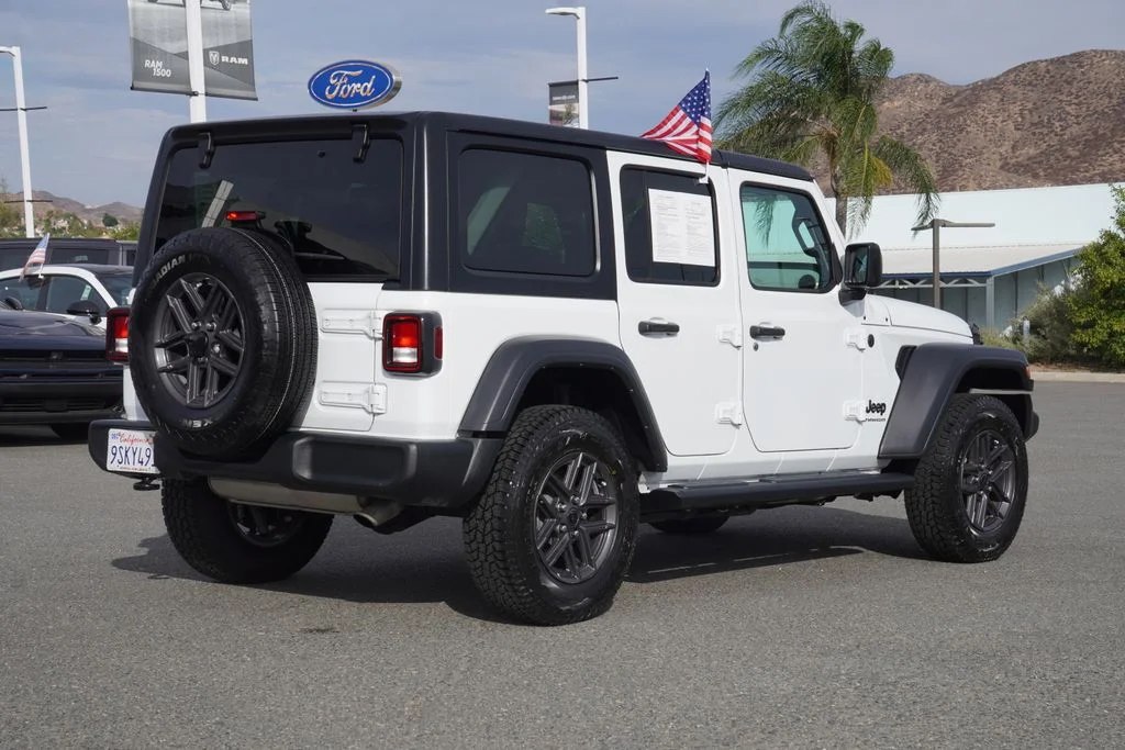 Used 2025 White Jeep Sport S image 3