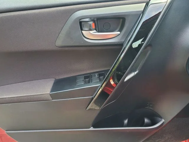 Used 2018 Red Toyota Base image 12
