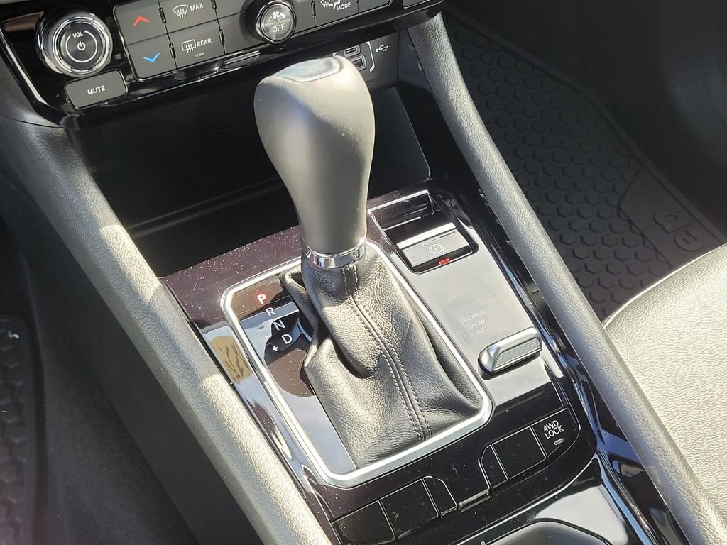 New 2026 Blue Jeep Latitude image 10
