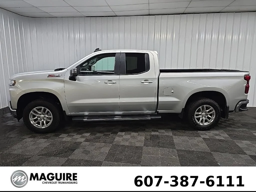 Used 2020 SILVER ICE METALLIC Chevrolet LT image 5