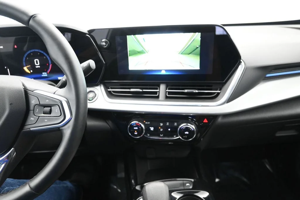 2025 Chevrolet Trax LT - Photo 21