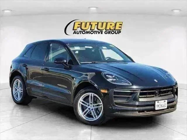 2024 Porsche Macan -'s photo