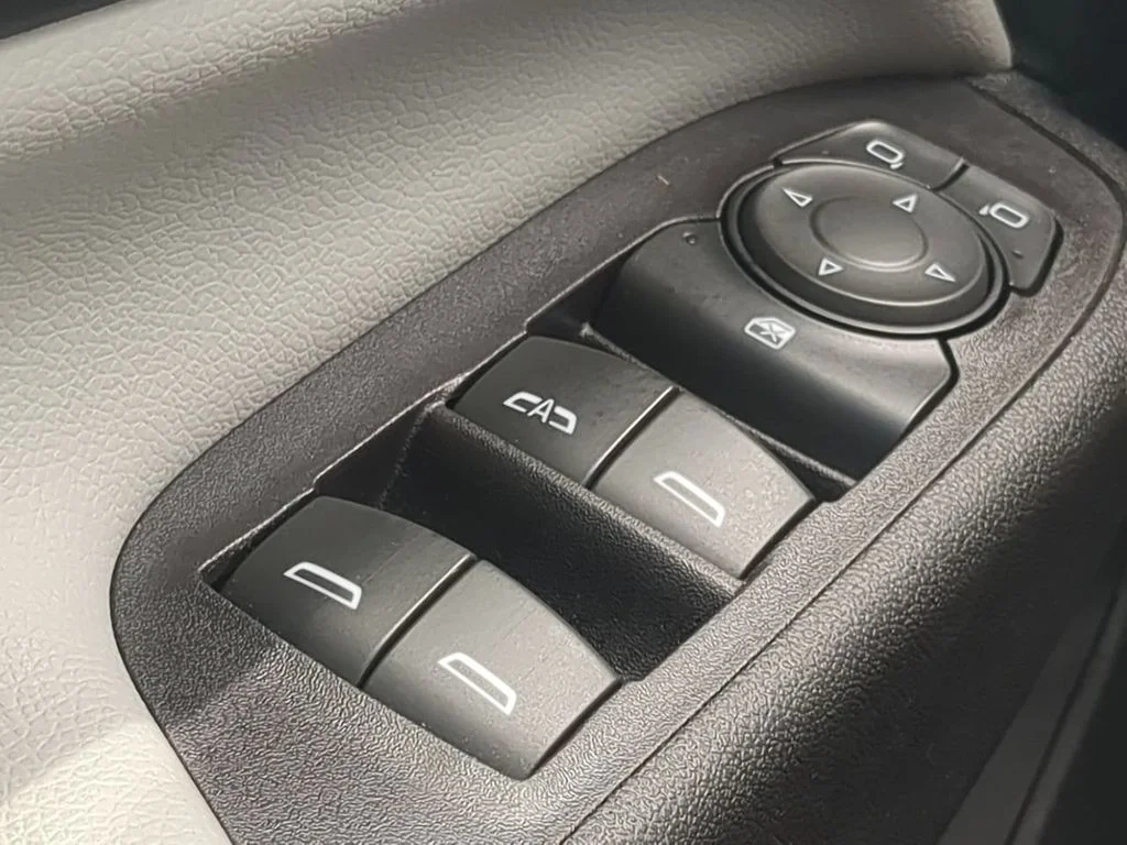 Used 2018 Black Chevrolet Premier image 19