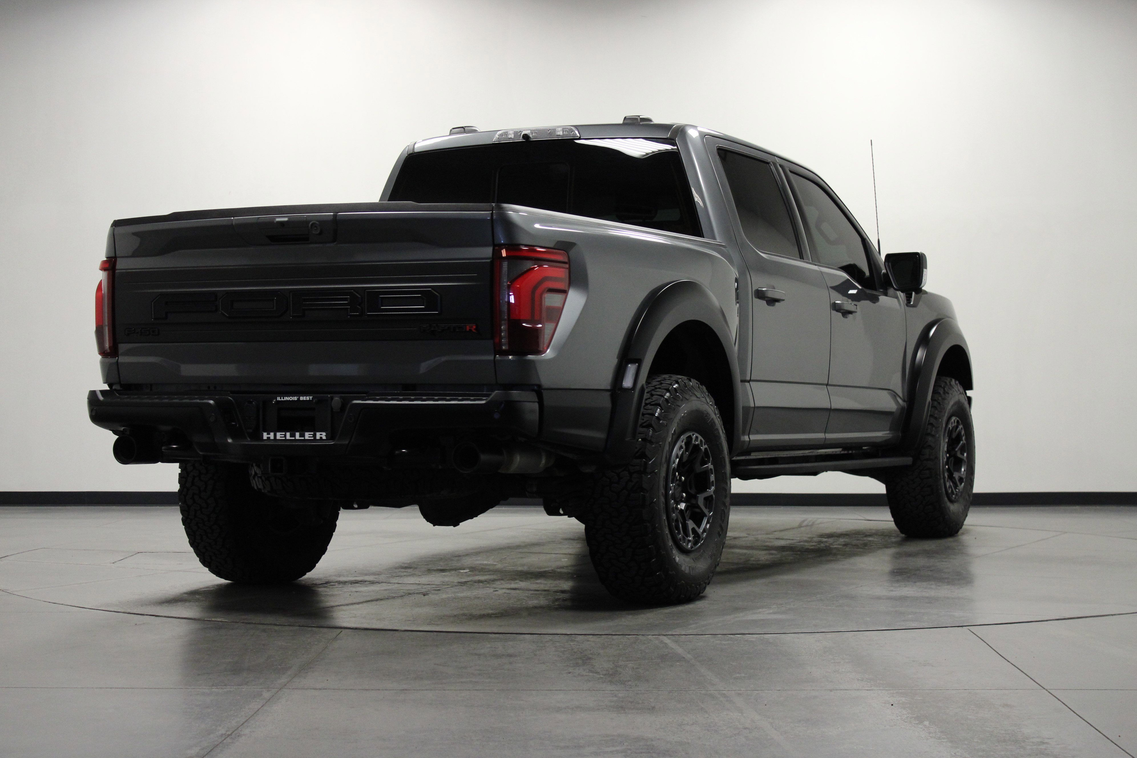 Used 2024 Gray Metallic Ford Raptor image 4