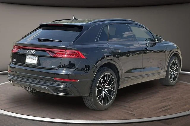Used 2019  Audi 3.0T Premium Plus image 2