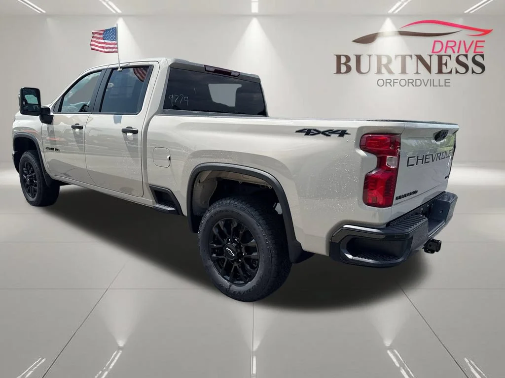 2026 Chevrolet Silverado 2500 HD Custom - Photo 5
