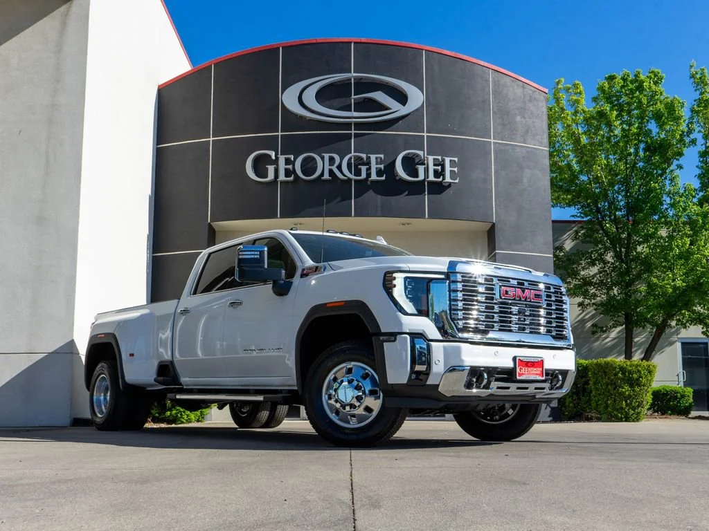 2026 GMC Sierra 4WD Crew Cab Long Box DRW Denali's photo