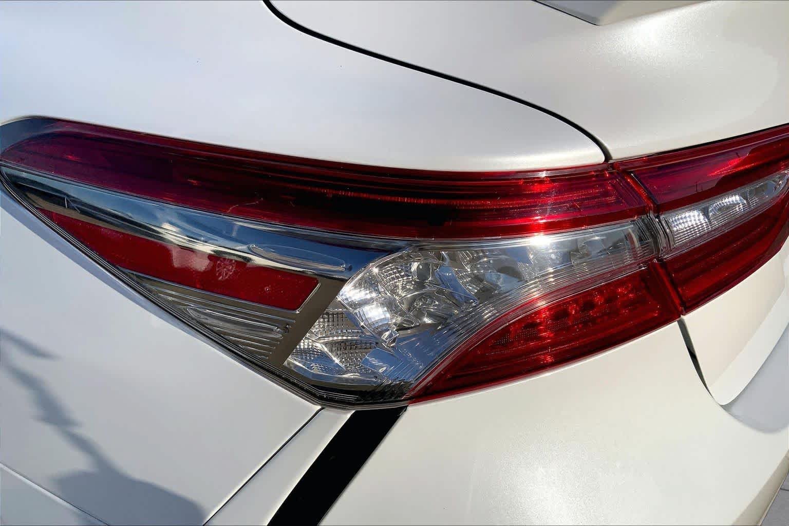 Used 2019 Wind Chill Pearl Toyota XSE image 29
