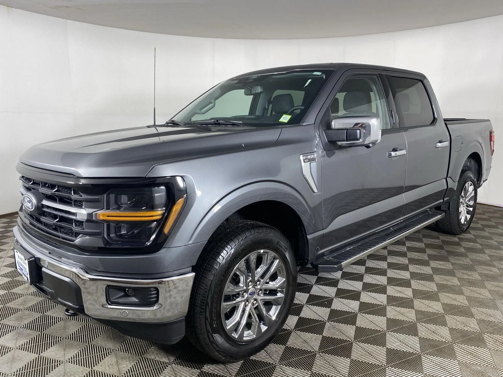 New 2026 Carbonized Gray Metallic Ford XLT image 3