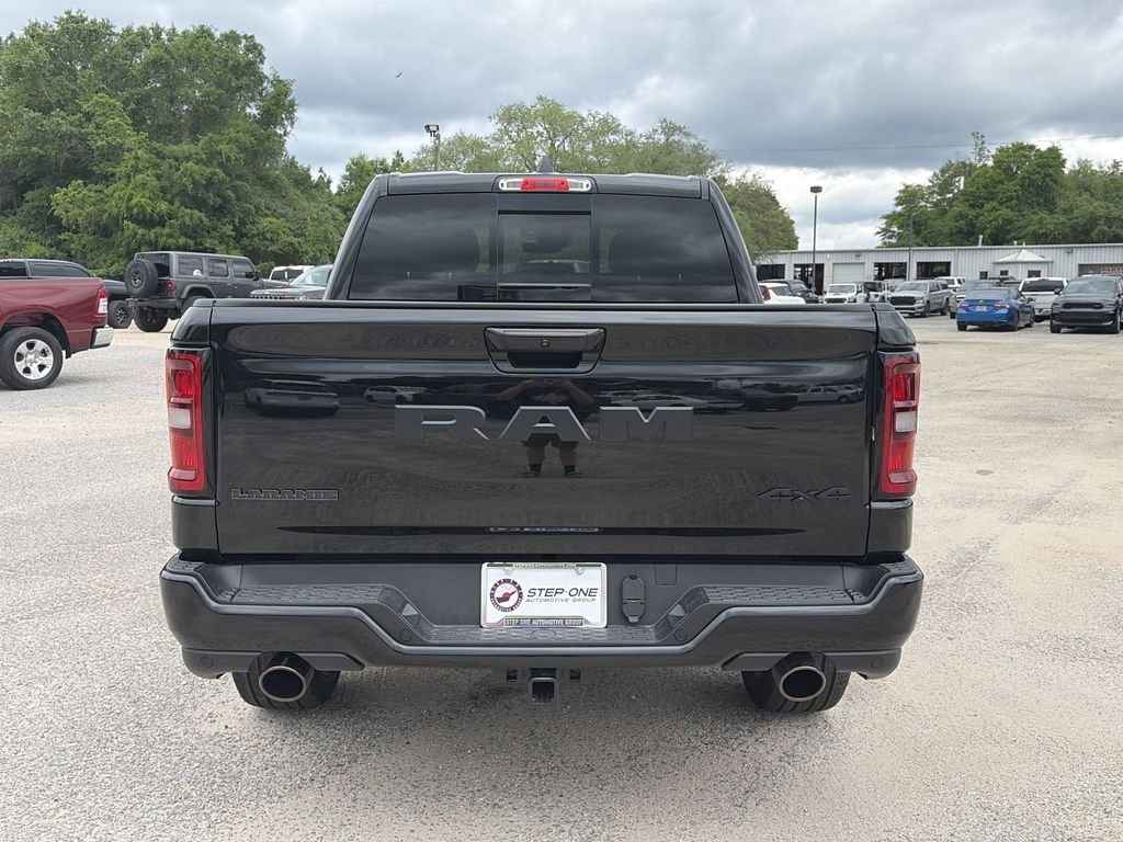 New 2026 Diamond Black Crystal Pearl-Coat Exterior Paint Ram Laramie image 5
