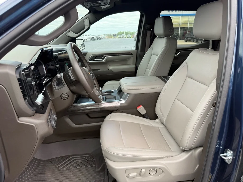 2023 Chevrolet Silverado 1500 LTZ - Photo 14