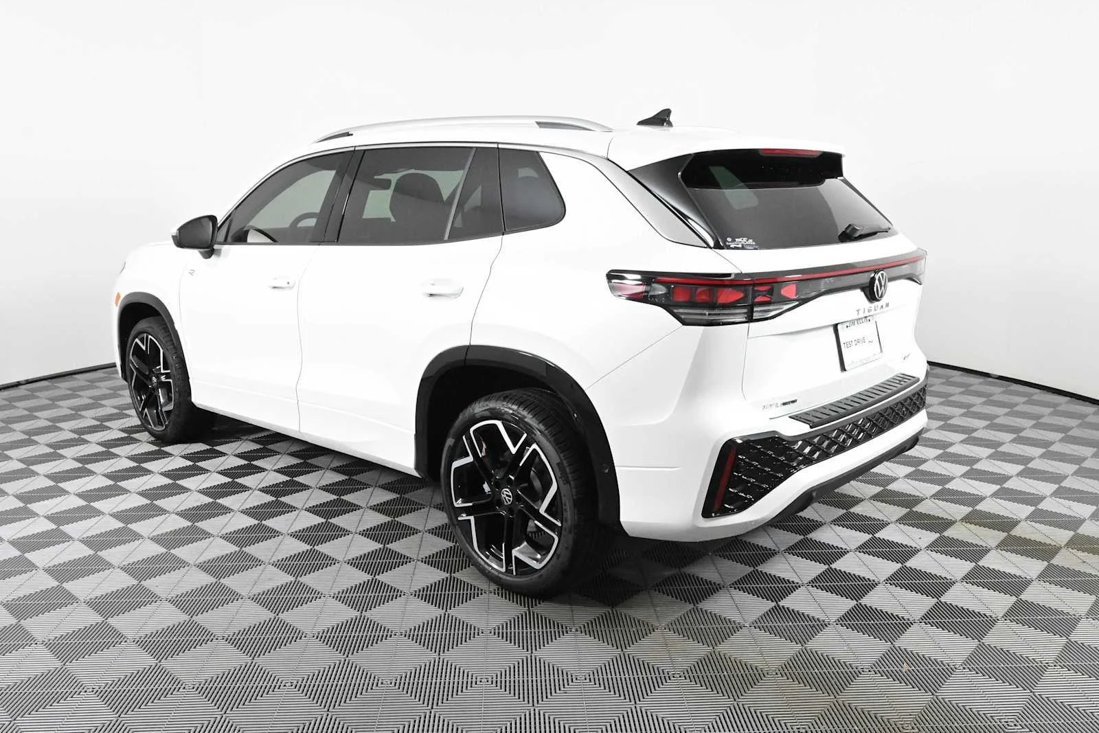 New 2026 Opal White Pearl Volkswagen SEL R-Line Turbo image 7