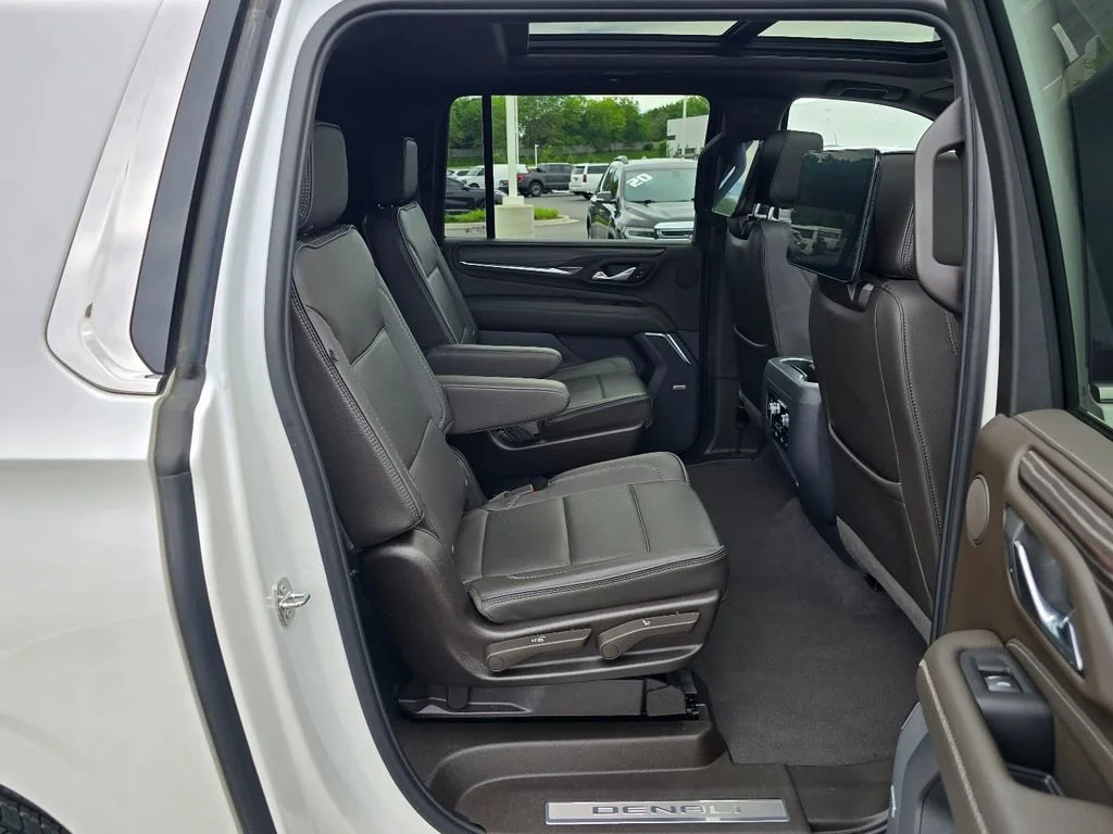 2023 GMC Yukon XL Denali - Photo 24