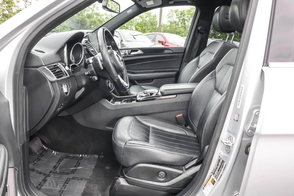 Used 2017  Mercedes-Benz GLS 450 image 4