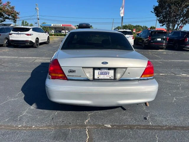 Used 2000  Ford LX image 24