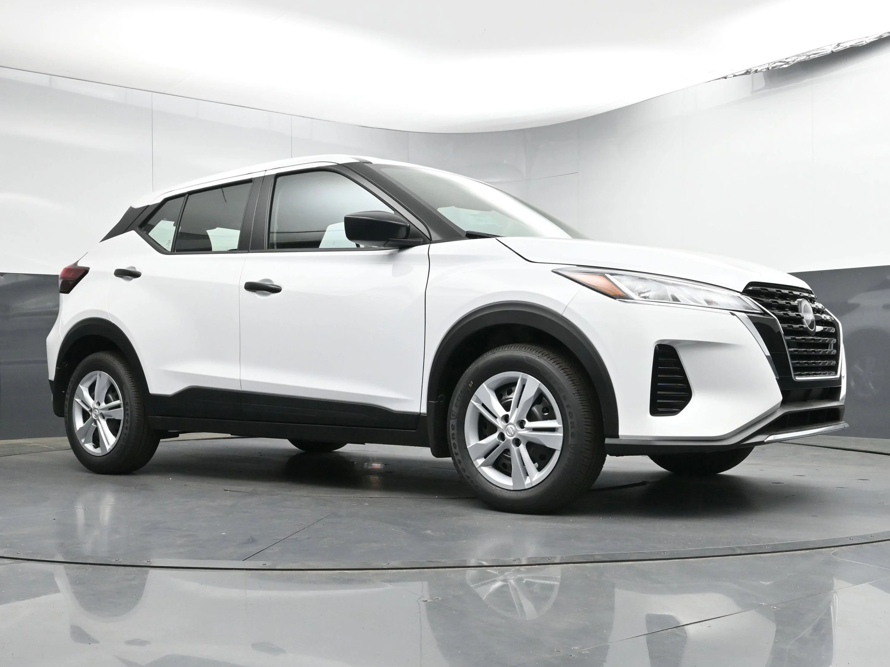2025 Nissan KICKS PLAY Base - Photo 21