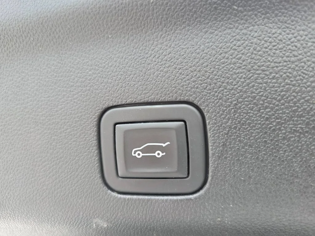Used 2025 Sterling Gray Metallic Chevrolet Premier image 34