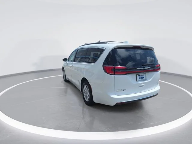 Used 2022 White Chrysler Touring L image 7