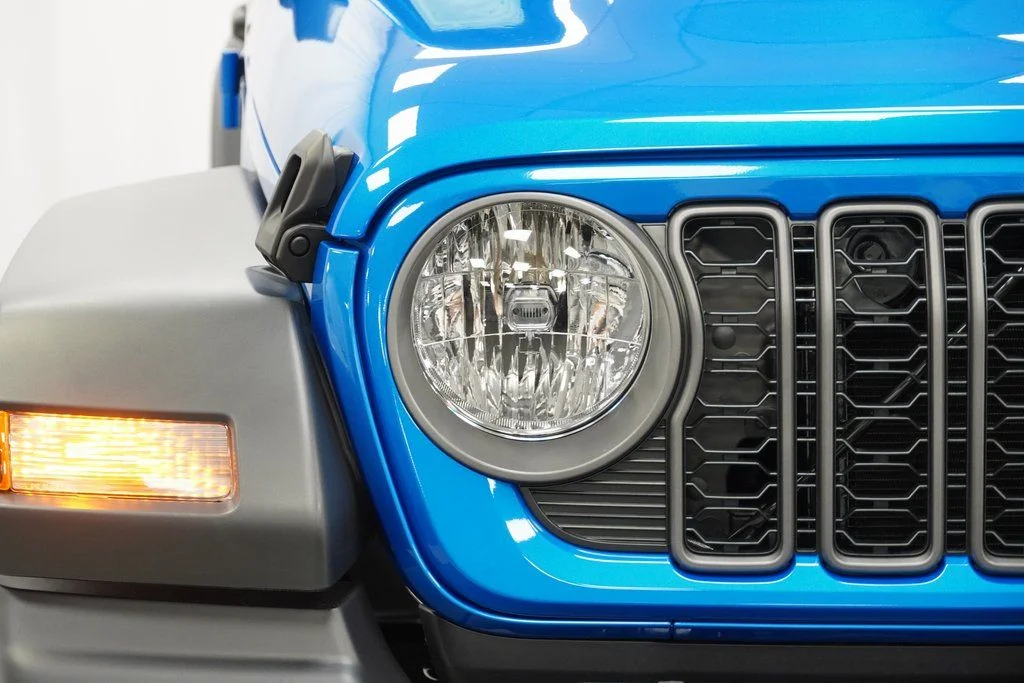 New 2026 Hydro Blue Pearl-Coat Exterior Paint Jeep Sport S image 5