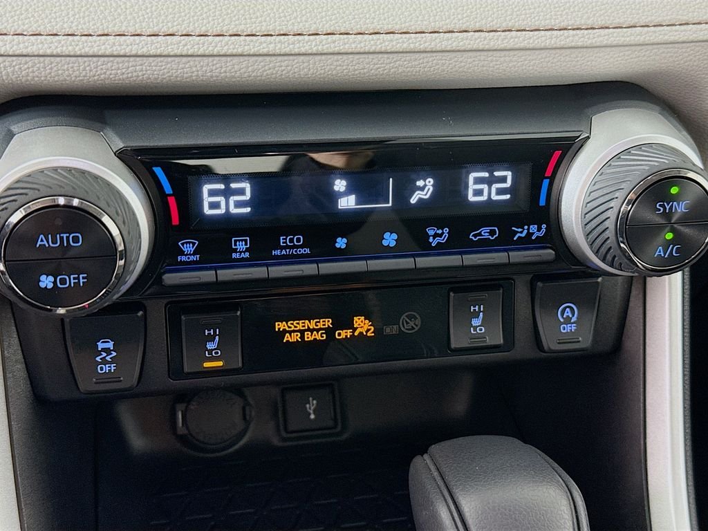 Used 2022 Silver Toyota XLE image 17