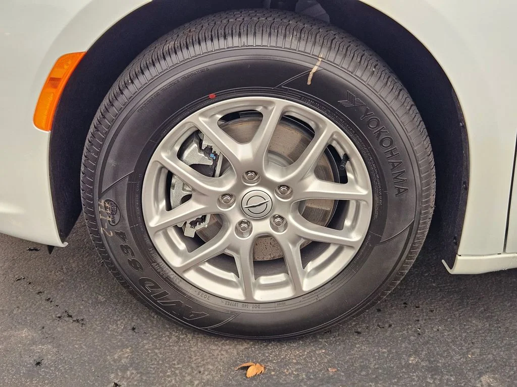 2026 Chrysler Pacifica Select - Photo 39