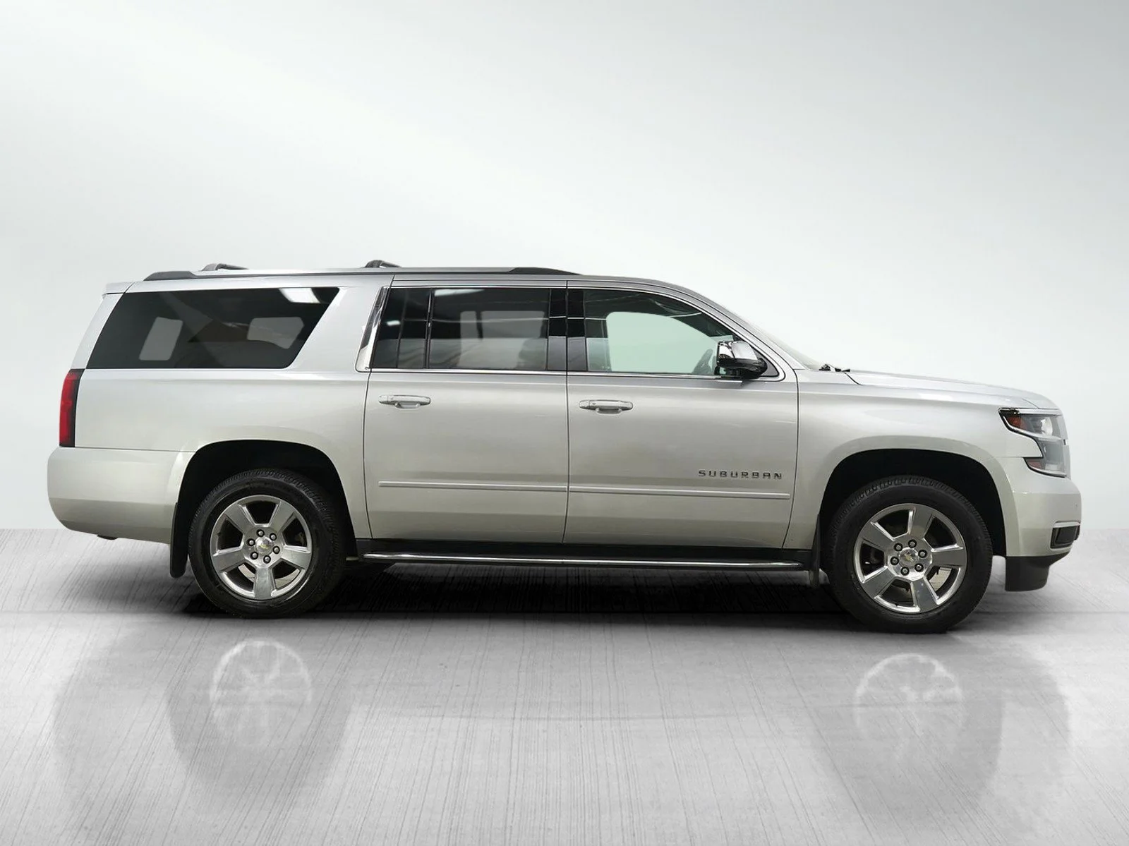 Used 2018 Silver Ice Metallic Chevrolet Premier image 6
