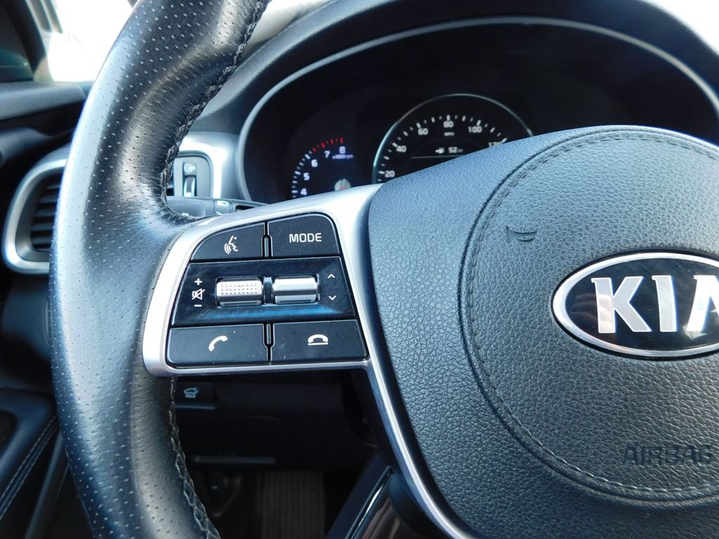 Used 2020 White Kia SX image 31