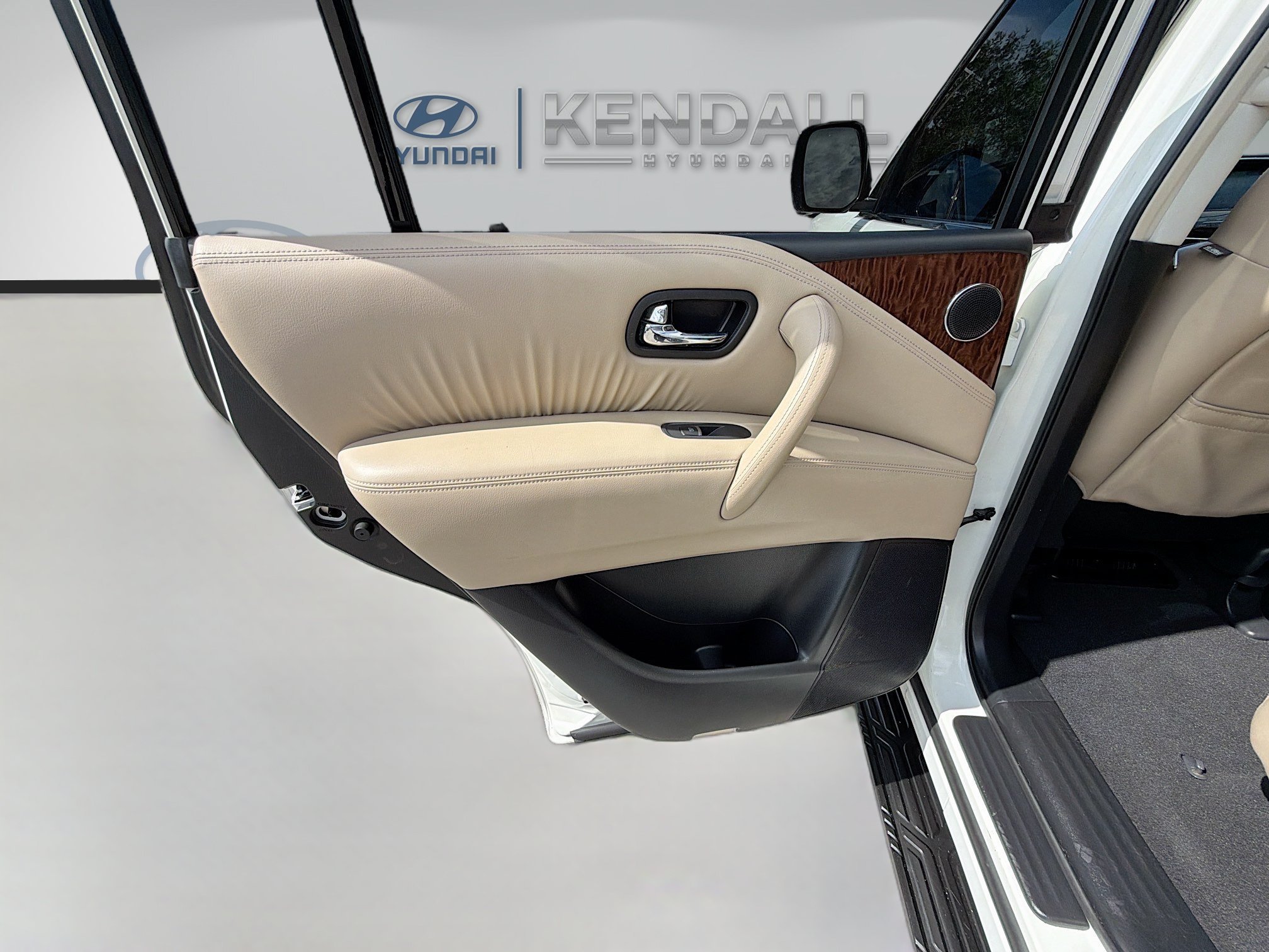 2017 Nissan Armada Platinum - Photo 23