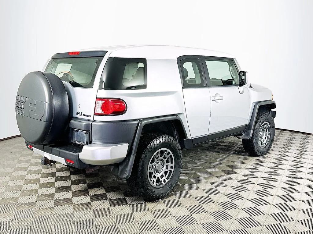 Used 2007 Titanium Metallic Toyota  image 5
