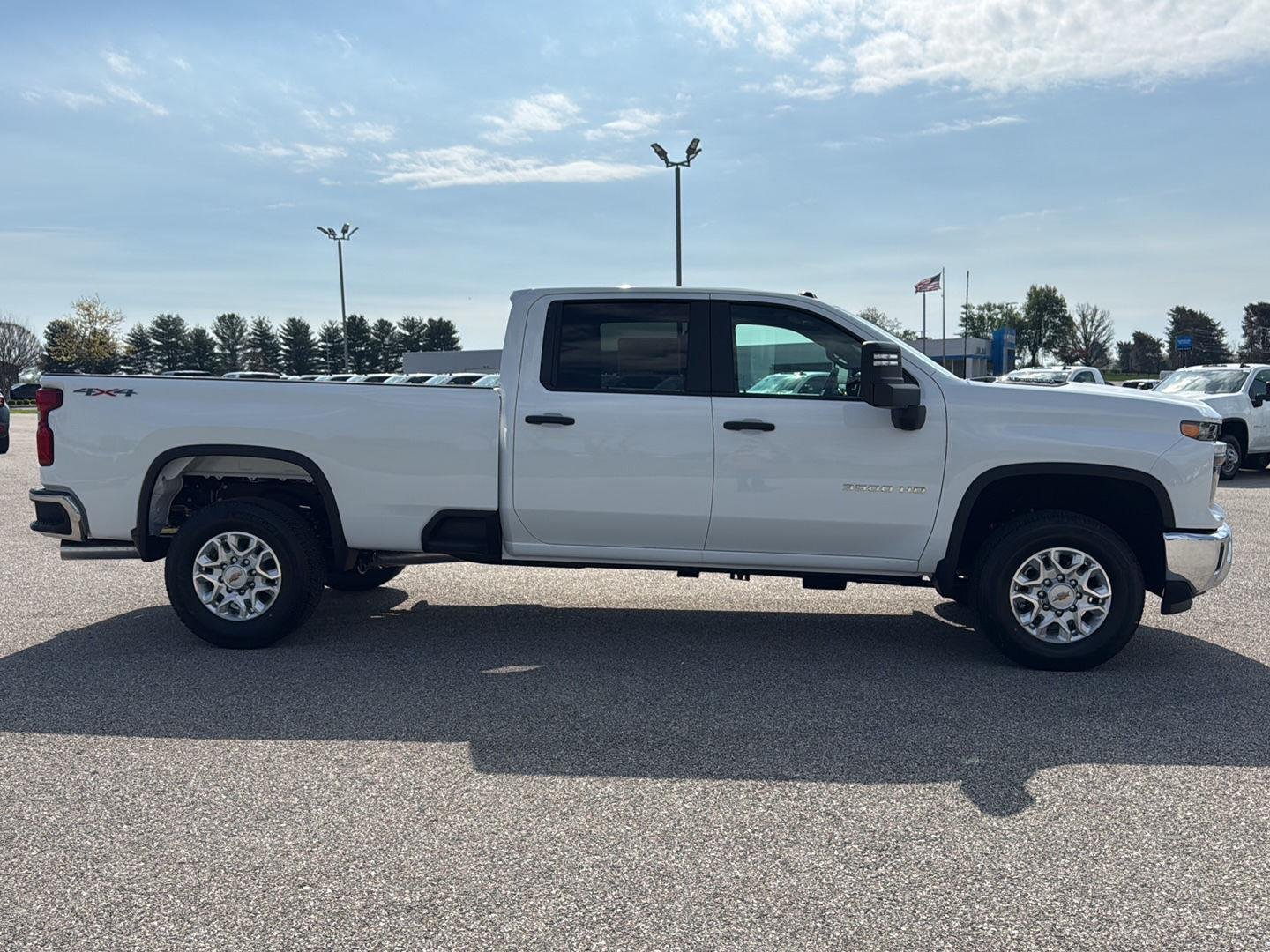New 2026 Summit White Chevrolet WT image 9