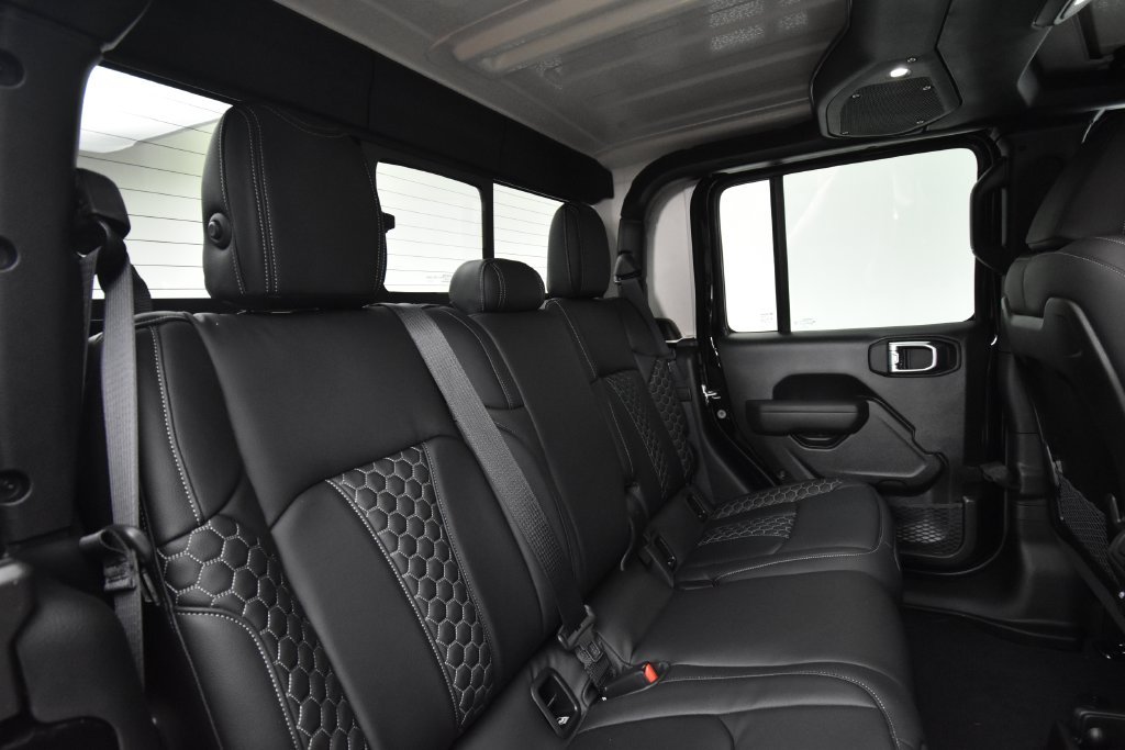 New 2026 Black Clear-Coat Exterior Paint Jeep Rubicon image 21