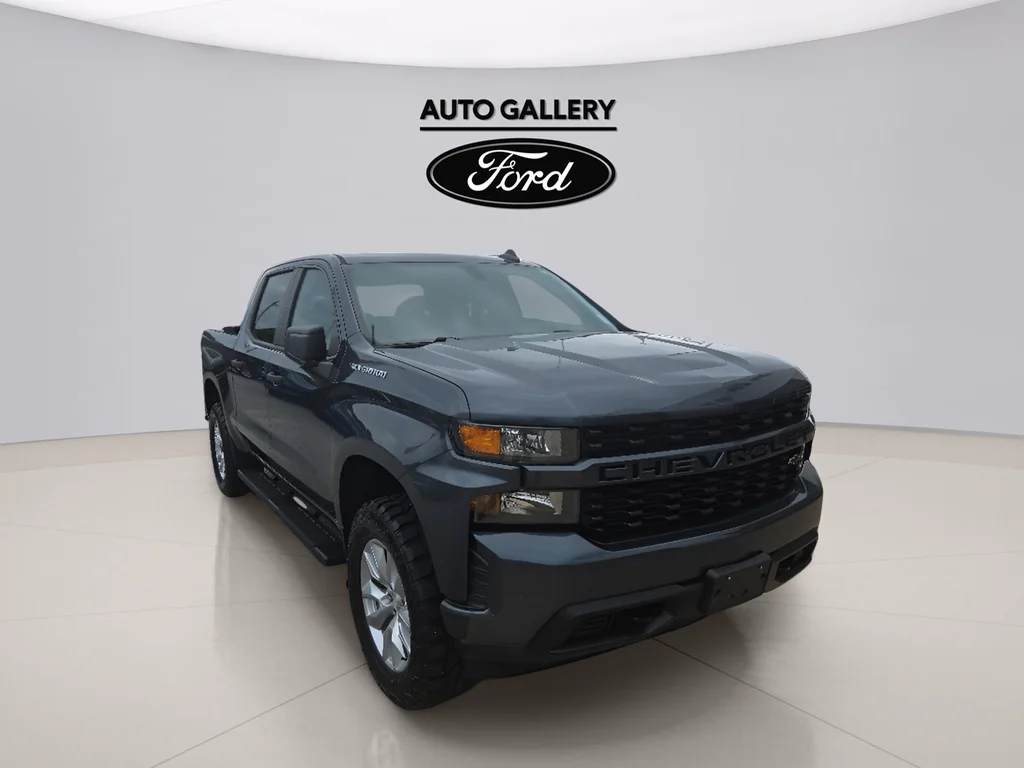 Used 2019 Shadow Gray Metallic Chevrolet Custom image 4