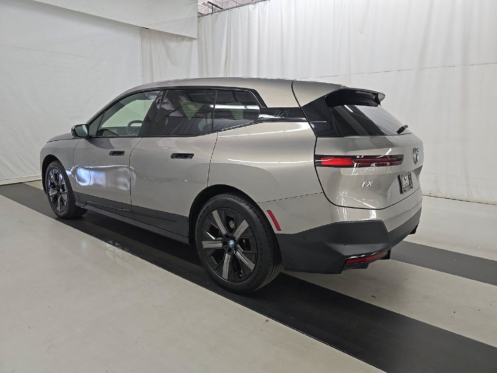 Used 2024 Gray Metallic BMW xDrive50 image 14