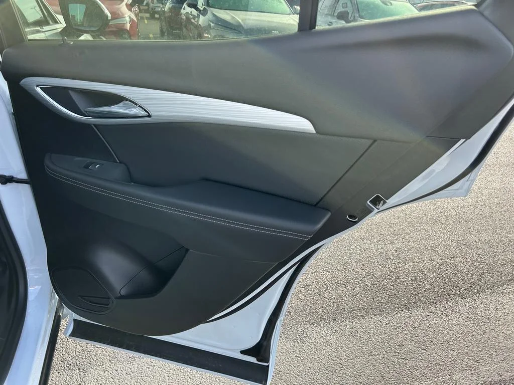 New 2026 Iridescent White Tricoat Buick Avenir image 16