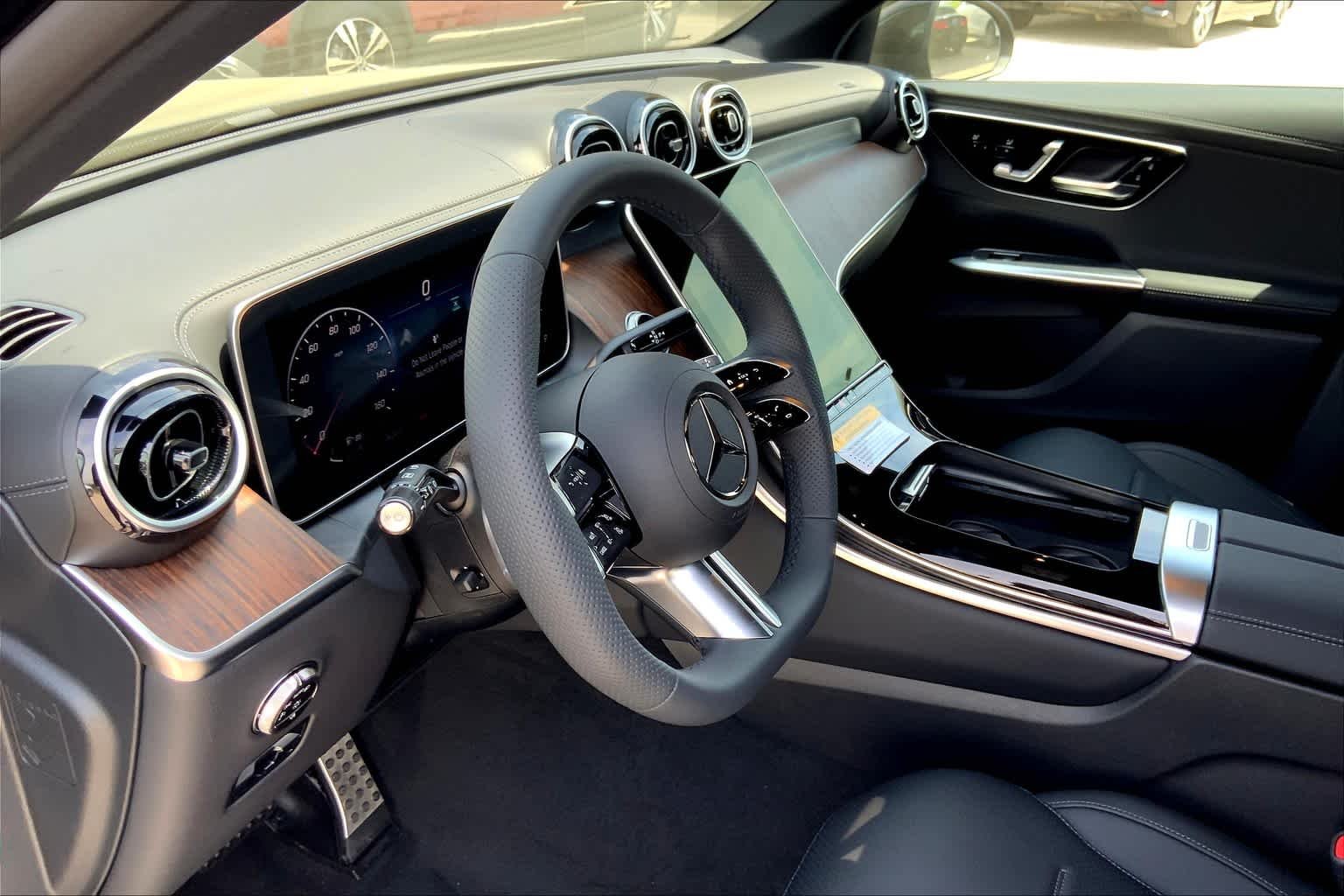 2025 Mercedes-Benz GLC Base - Photo 9