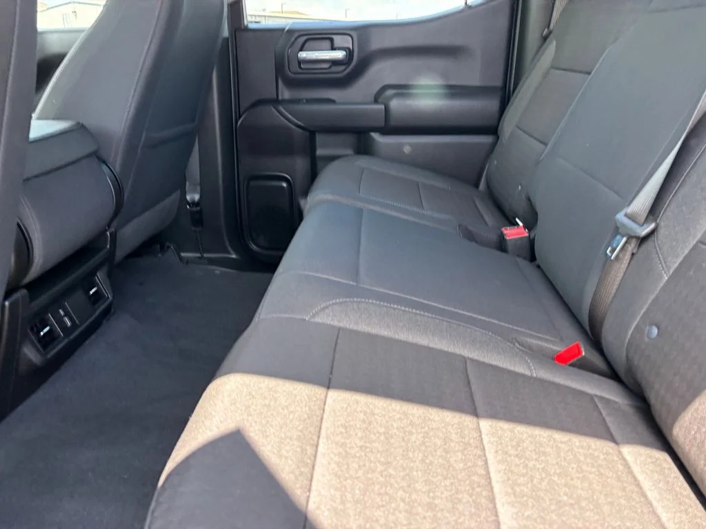 Used 2025 White Chevrolet Custom image 22