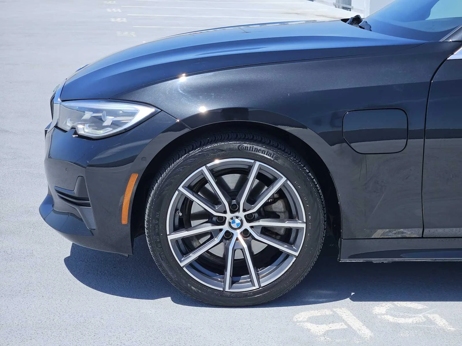 Used 2021 Black Sapphire Metallic BMW 330e image 9