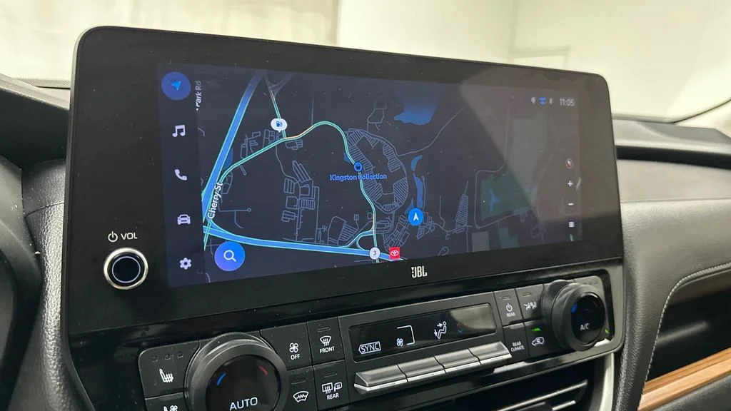 Certified Used 2025  Toyota Limited image 28
