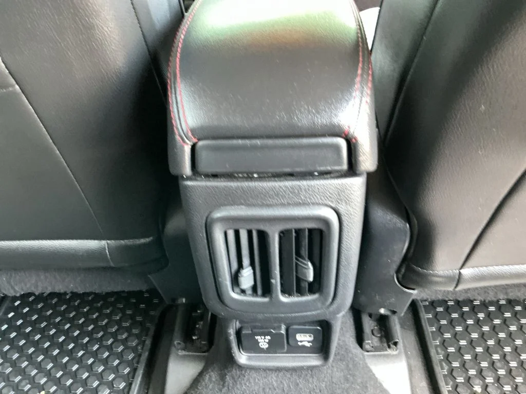 Used 2018 Orange Jeep Trailhawk image 27