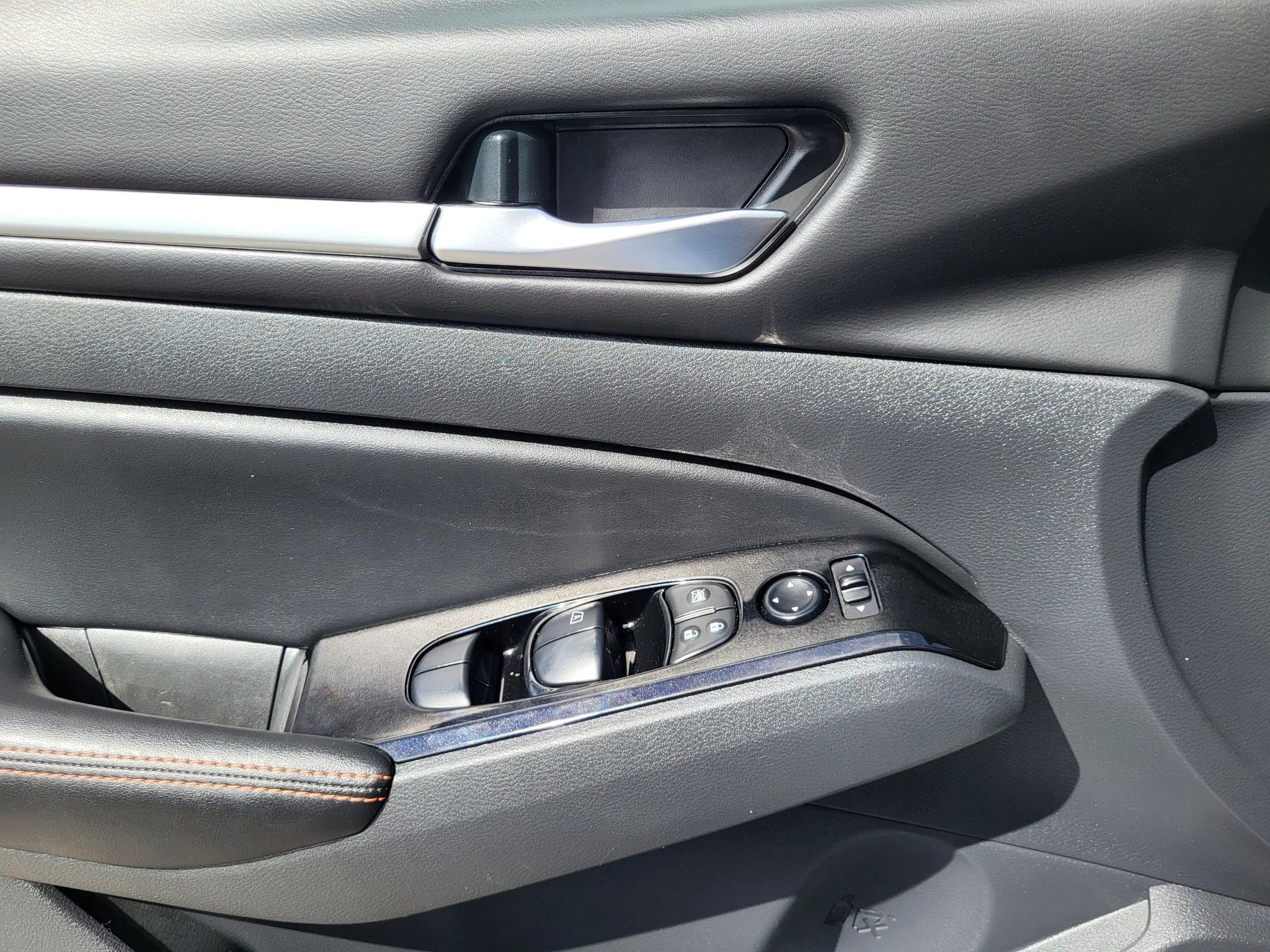 Used 2024 Silver Nissan 2.5 SR image 19