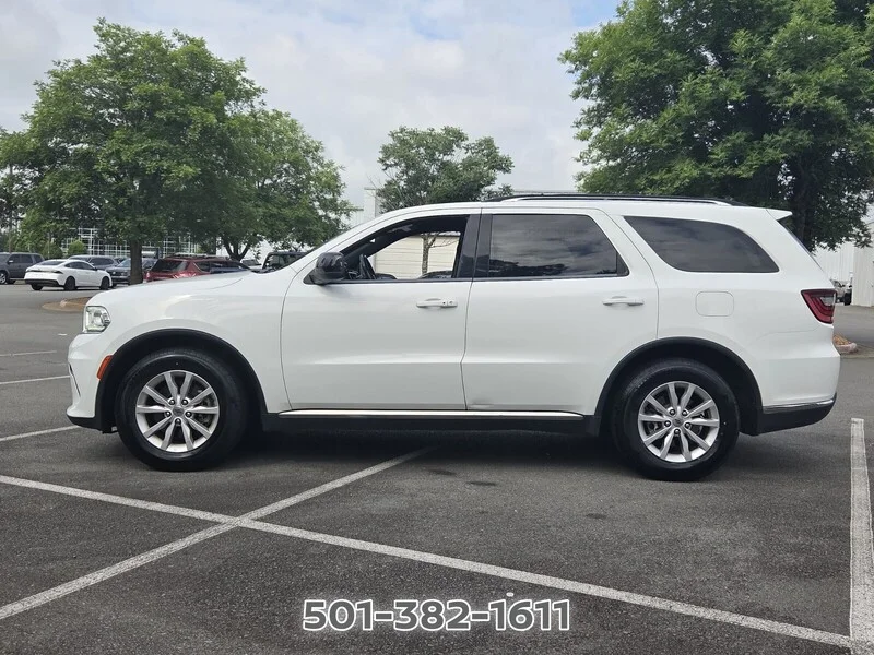 Used 2023 White DODGE SXT RWD image 2