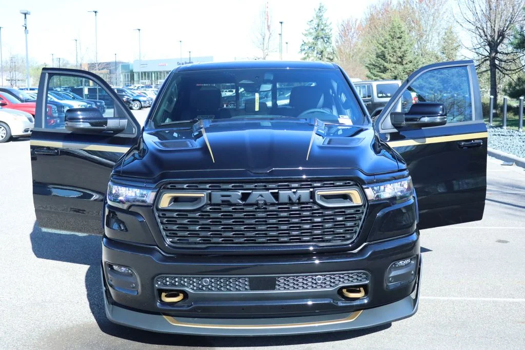 New 2026 Diamond Black Crystal Pearl-Coat Exterior Paint Ram Big Horn/Lone Star image 47