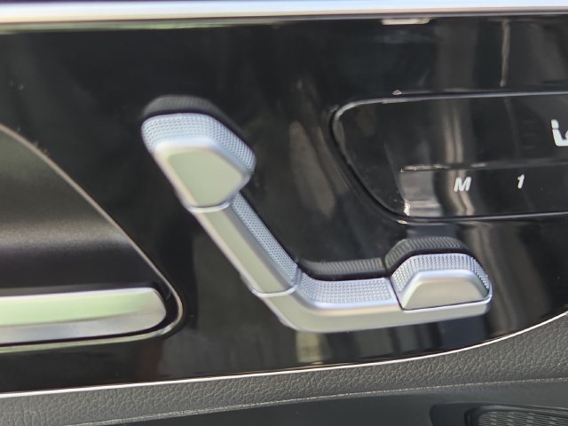 Used 2024 Black Mercedes-Benz GLC 300 image 14